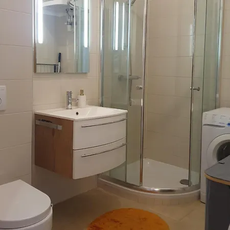 Bohonest Gries - Ground Floor & Parking Апартаменти *